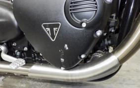 TRIUMPH STREET TWIN 2023