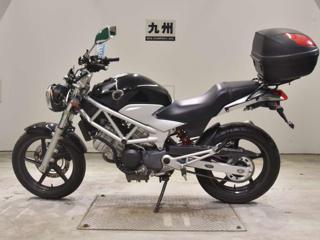 Фото Honda VTR 250 Gen. 2 2009 с японского аукциона