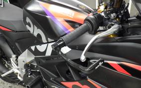 APRILIA RSV4 1100ファクトリ 2024