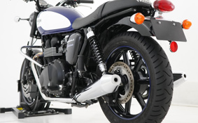 TRIUMPH BONNEVILLE NEW TEA -CHI 2015 TJ9107
