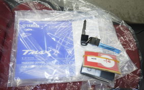 YAMAHA T-MAX 560 2026 SJ21J