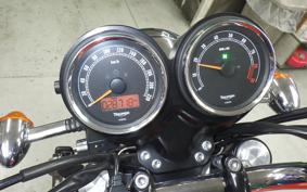 TRIUMPH BONNEVILLE T100 2015