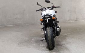 SUZUKI GSR750 C5112