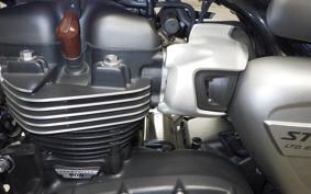 TRIUMPH STREET TWIN 2022
