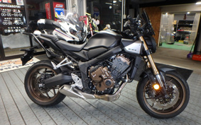 HONDA CB650R E-Clutch 2025 RH17