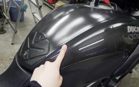 DUCATI DIAVEL Carbon 2012