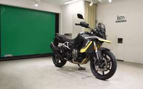 SUZUKI Vｽﾄﾛｰﾑ800 2025 EM1BA