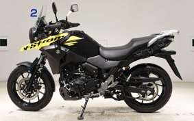 SUZUKI Vｽﾄﾛｰﾑ250A 2011