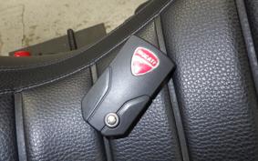 DUCATI DIAVEL 2013
