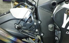 YAMAHA YZF-R7 2001