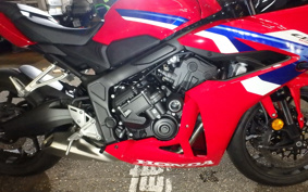 HONDA CBR650R E-CLUTCH 2025 RH17