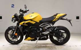 TRIUMPH STREET TRIPLE RS 2024