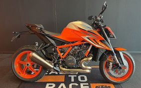 KTM 1290S-DUKE R EVO V3940