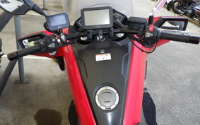 HONDA NM4 VULTUS -02 2016 RC82