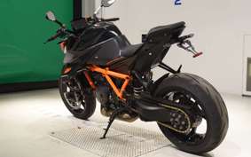 KTM 1290 SUPER DUKE R 2023