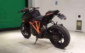 KTM 1290 SUPER DUKE R 2015