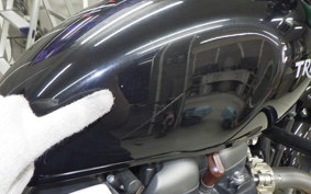 TRIUMPH STREET TWIN 2021
