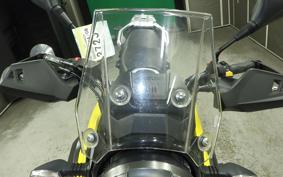 SUZUKI Vｽﾄﾛｰﾑ250A 2012