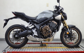 HONDA CB650R E-Clutch 2025 RH17