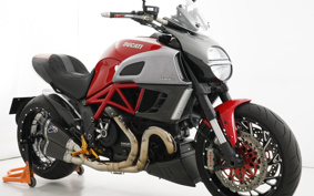 DUCATI DIAVEL 2011 ZDMG100ABBB