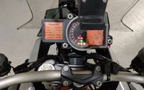 KTM 1290 SUPER  DUKE GT 2016 V6940