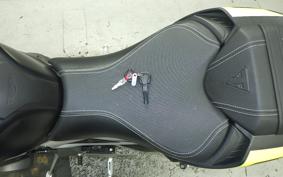 TRIUMPH STREET TRIPLE RS 2021