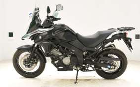 SUZUKI Vｽﾄﾛｰﾑ650XTA 2017 C733A