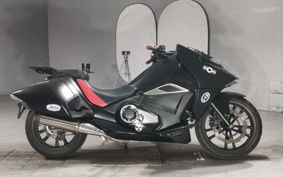HONDA NM4 VULTUS -02 2017 RC82