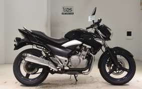 SUZUKI GSR250