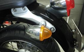 TRIUMPH THUNDERBIRD 900 2004