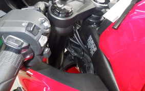HONDA CBR650R E-Clutch 2025 RH17