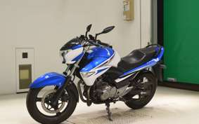 SUZUKI GSR250 2015