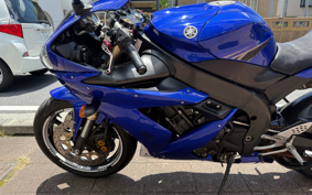 YAMAHA YZF-R1 2004 RN12