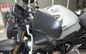 HONDA CB650R E-Clutch 2025 RH17