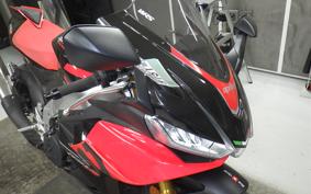 APRILIA RSV4 1100ファクトリ 2023