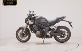 HONDA CB650R E-Clutch 2025 RH17