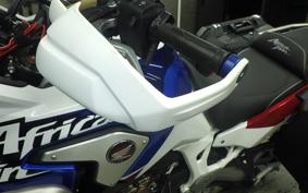HONDA CRF1000L AFRICA TWIN 2018 SD04