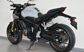 HONDA CB650R E-Clutch 2024 RH17