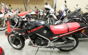 HONDA VT250F MC08