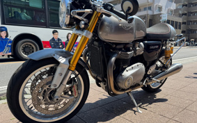 TRIUMPH THRUXTON 1200R 2017 DAD72H