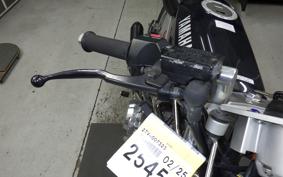 YAMAHA SDR200 2016 2TV