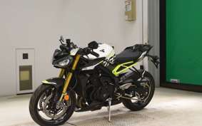 TRIUMPH STREET TRIPLE MOTO 2023