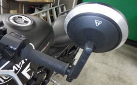 TRIUMPH TRIDENT 660 2023