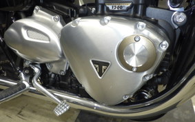 TRIUMPH BONNEVILLE T120 2025