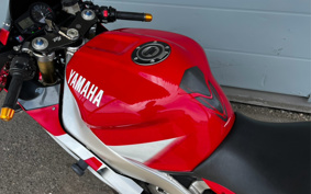 YAMAHA YZF-R1 2000 RN04