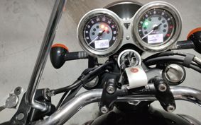 TRIUMPH BONNEVILLE T100 2024 DAD70G