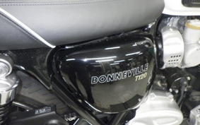 TRIUMPH BONNEVILLE T120 2025