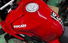 DUCATI STREET FIGHTER V4S 2021 1F00