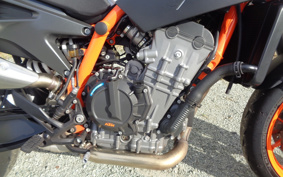 KTM 890 DUKE R 2022 TU940