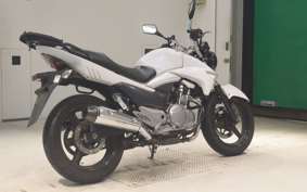 SUZUKI GSR250